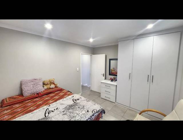 2 BEDROOM APARTMENT FOR SALE IN ALBERTSDAL